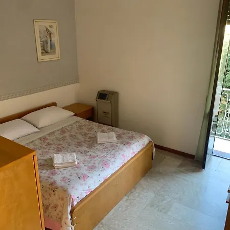 Apollo Otel *
