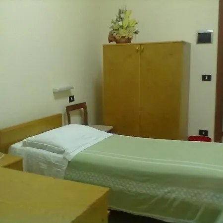 Hotel Apollo *